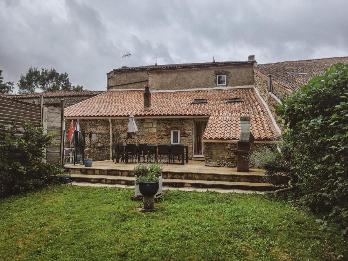 La Laujere Ivie - Gite & Piscine Privative Saint-Hilaire-du-Bois  Eksteriør billede