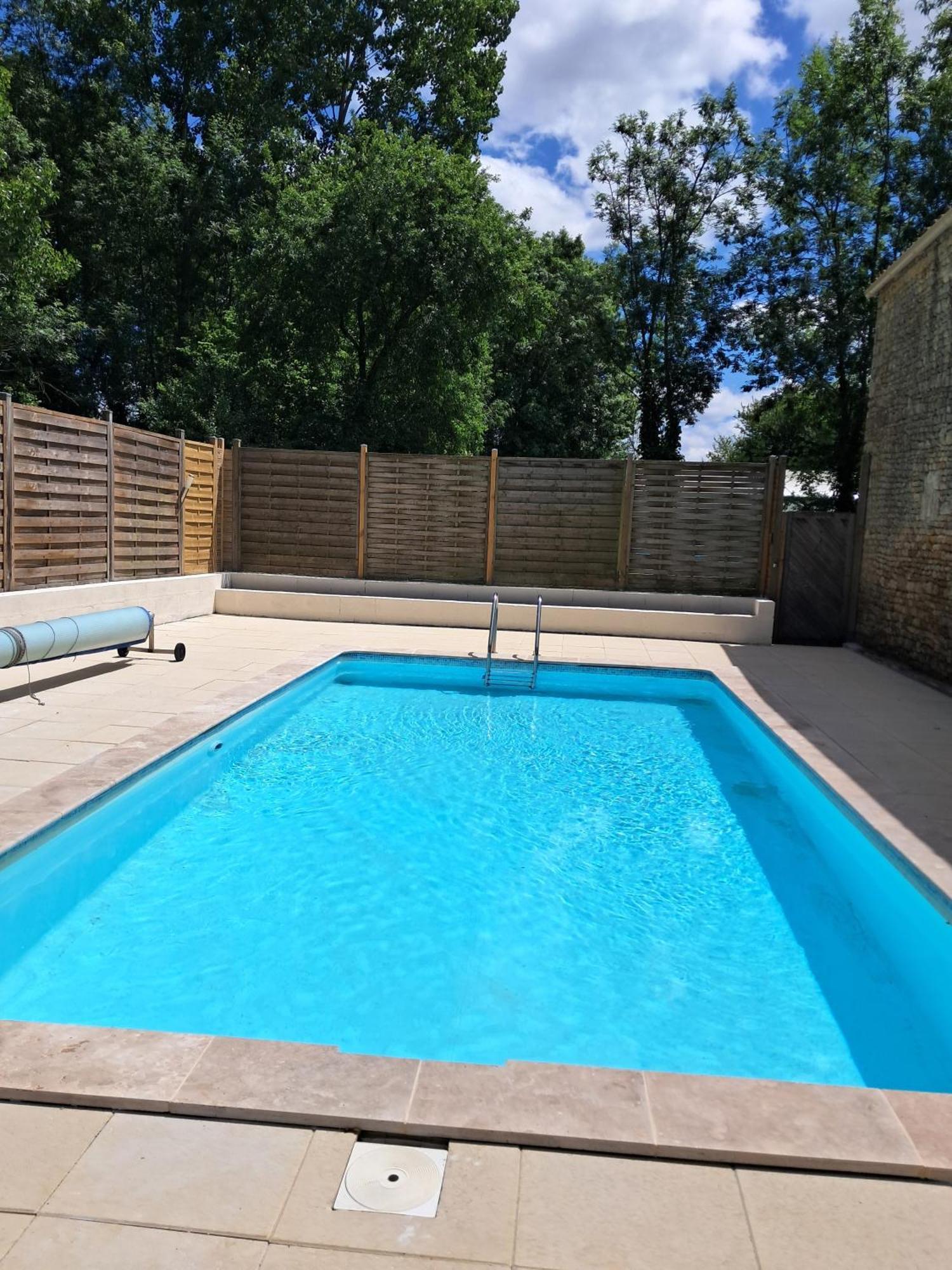 La Laujere Ivie - Gite & Piscine Privative Saint-Hilaire-du-Bois  Eksteriør billede